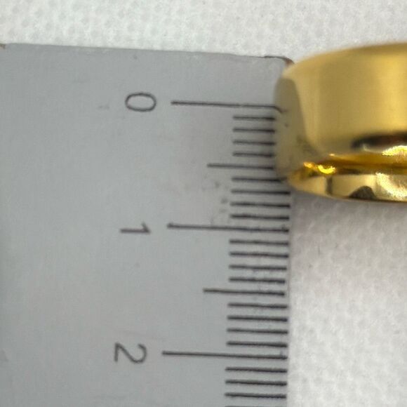 NWOT Size 7 Titanium band with rainbow flag stones - Picture 4 of 5